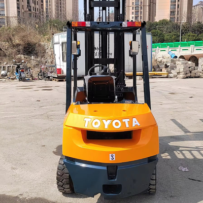 Utilisé Japon Toyota 8FD30 chariot élévateur 3 TON chariot élévateur diesel 2.6*1.2*2.8 Tailles globales