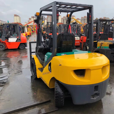 Japon Komatsu FD25T-14 2.5T chariot élévateur diesel avec une longueur de fourche de 1,2 M et une largeur de fourche de 1,6 M