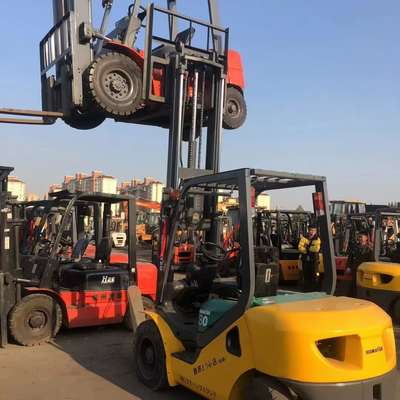 3 kg de poids utilisé Komatsu chariot élévateur FD30 3000 kg TCM moteur japonais ISUZU