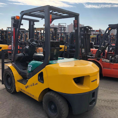 30 Komatsu FD30 3 tonnes chariot élévateur d'occasion à trois étages à mâts duplex