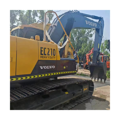 Excavateur à rouleaux hydrauliques mini Volvo EC210D d'occasion 800 heures de travail