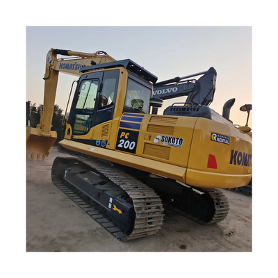 Utilisé KOMATSU PC200-8 Excavateur hydraulique avec une capacité de seau de 1,2 CBM