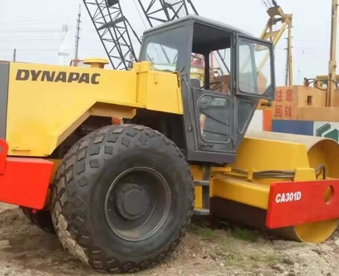 Travaux de construction utilisés Dynapac CA25D rouleau vibrant à tambour unique