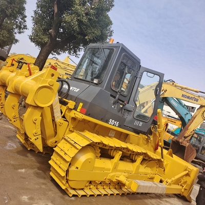 En bon état, le bulldozer Shantui SD16 est utilisé avec cylindre hydraulique original.