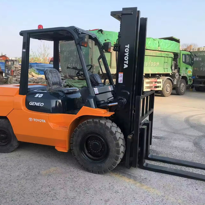 5 tonnes de chariot élévateur FD50 diesel avec une bonne machine de levage et une bonne maniabilité 2012