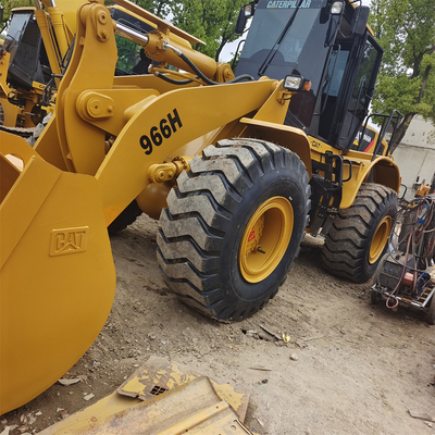 Excavation de sable lourd avec le chargeur à roues Caterpillar 966H japonais d'occasion
