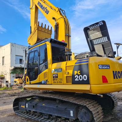 KOMATSU PC200-8 Excavateur hydraulique à rampe La machine de construction de pointe du Japon