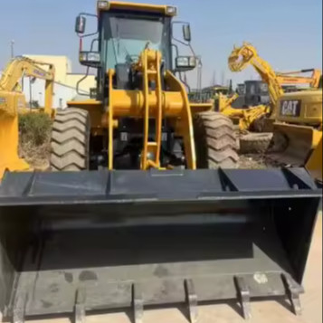 Utilisés Liugong 835 chargeurs à moteur de 800 heures de travail 10600 10800 kg Poids de la machine