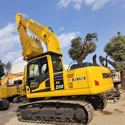 110KW de seconde main excavateurs Komatsu Japon PC220-8 utilisée excavateur hydraulique à rampe