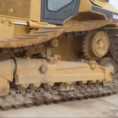 Utilisé Cat D5M Dozer à rampe avec pompe hydraulique originale Poids 16900 kg