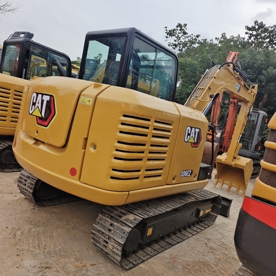 Excavateur Caterpillar 306E d'occasion avec un poids de fonctionnement de 6000 kg en bon état