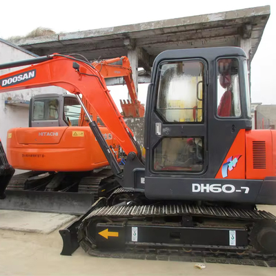 Achetez des excavatrices Doosan DH60-7 de seconde main, des chaussures de piste usagées et une pompe hydraulique originale.
