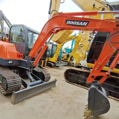 38.1KW Doosan DH60-7 Excavateur d'occasion en bon état avec pompe hydraulique d'origine
