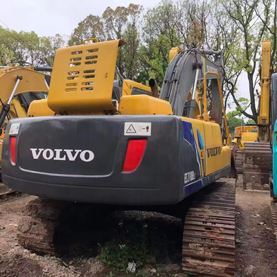 Excavateur Volvo EC210BLC en Suède avec 1200 heures de travail et chaussures de piste de Volvo