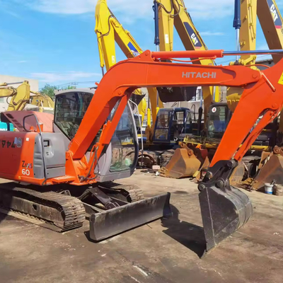 Usé Hitachi 55UR chaussures de piste mini excavateur et 5960kg poids de fonctionnement