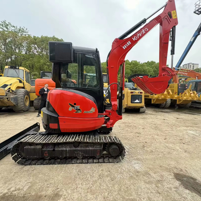 Excavateur Kubota U-35 en bon état avec 2800 heures de travail et une capacité de 0,2 seau