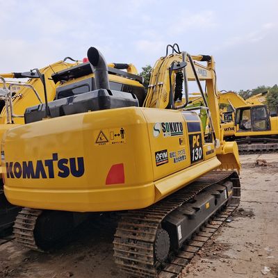 Excavateur Komatsu PC130-7 d'occasion avec une capacité de seau de 0,53 CBM et une puissance de 66 kW