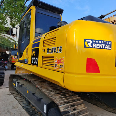 KOMATSU PC200-8 20 tonnes Excavateur à rampe avec capacité de seau de 1,15m3 en bon état