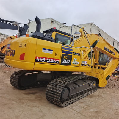 Excavatrice japonaise utilisée Komatsu PC200-8 avec hauteur maximale de creusement de 11000