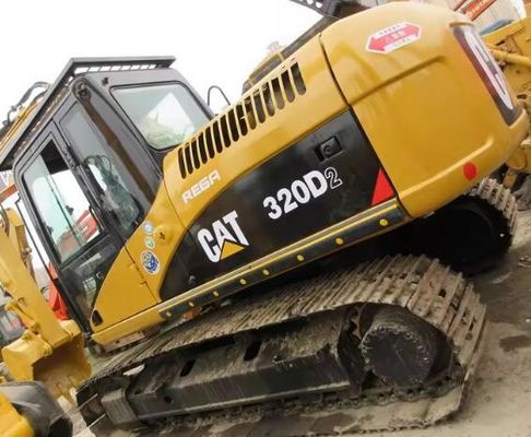 Excavateur 320D avec une capacité de seau de 1m3 et peu d'heures de travail en bon état
