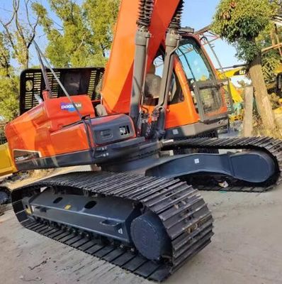 Excavatrice utilisée Doosan DX225 avec 2800 heures de travail et une capacité de seau de 1,1 m3