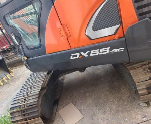 Couleur originale Doosan Dx55 Mini Excavator Capacité 5 Tonnes et soupape hydraulique originale