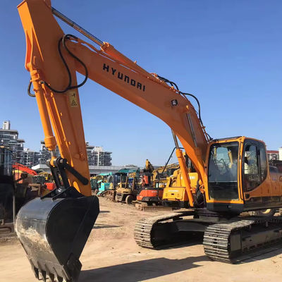 Excavateur Hyundai220 d'occasion avec une puissance de 118 kW et une profondeur maximale de creusement de 6810MM