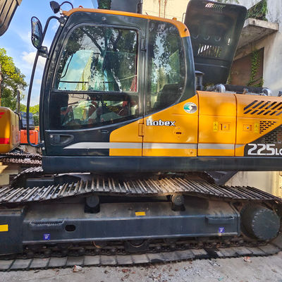 Excavateur Hyundai225LC-9S de 25 tonnes d'occasion pour projets environnementaux