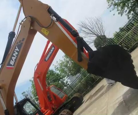 Excavateur SANY SY305H d'occasion abordable avec des heures de travail réduites et un fonctionnement en douceur