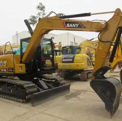 Excavateur SANYsy75c d'occasion avec pompe hydraulique originale et poids de fonctionnement de 7500 kg