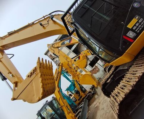 Excavateur à rouleaux Caterpillar 330D d'occasion avec 1200 heures de travail et capacité de seau de 2 m3